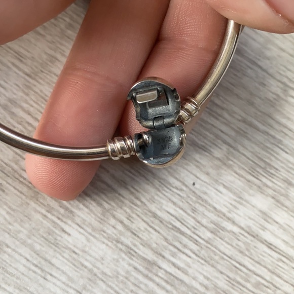 Pandora Moments Bangle - Picture 3 of 3